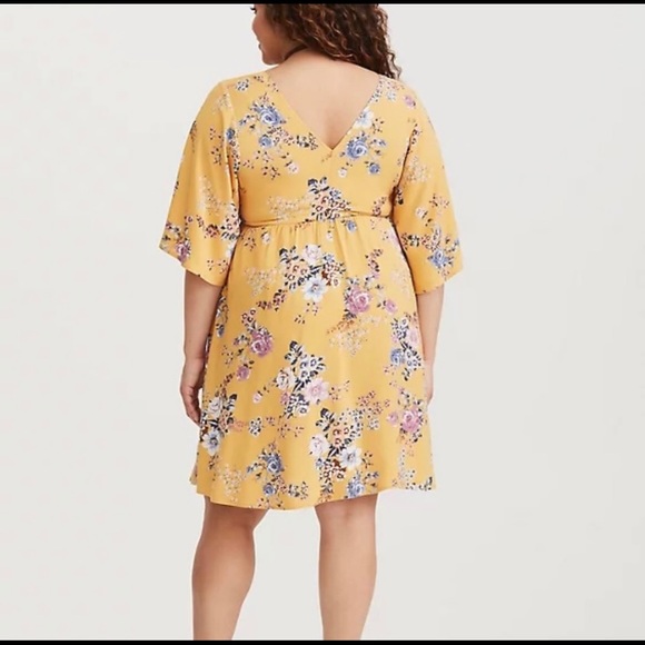 Yellow torrid dress - Picture 2 of 4